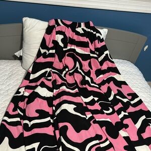 Pink, white and black skirt. A line. Back inseam